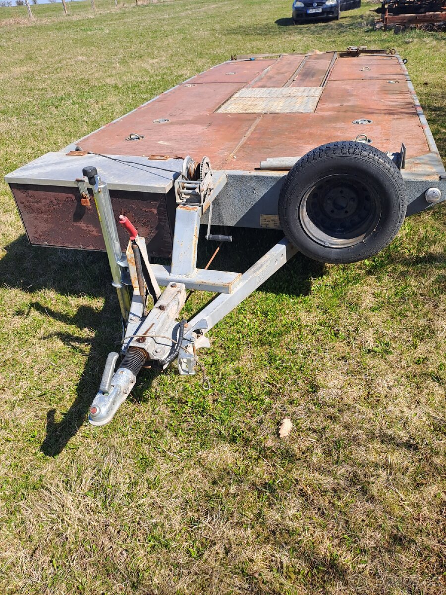 Platak, podval 2500kg.