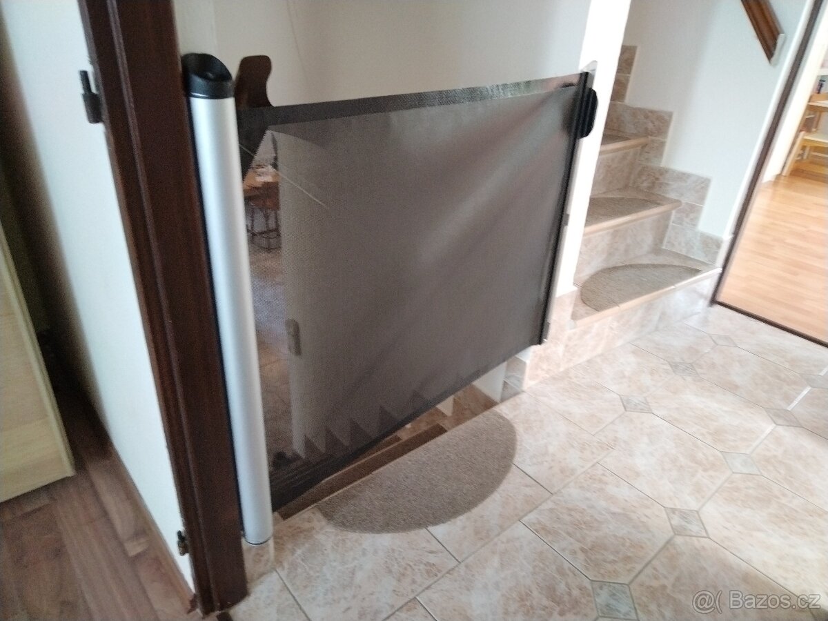 Lascal KiddyGuard Ascent black rolovací zábrana