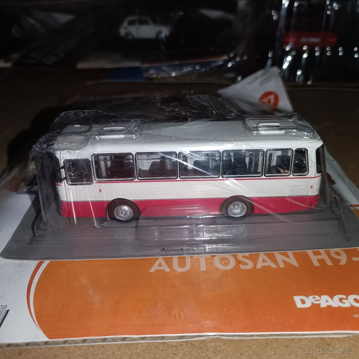 Prodám 5ks kovových modelů autobusů 1:72