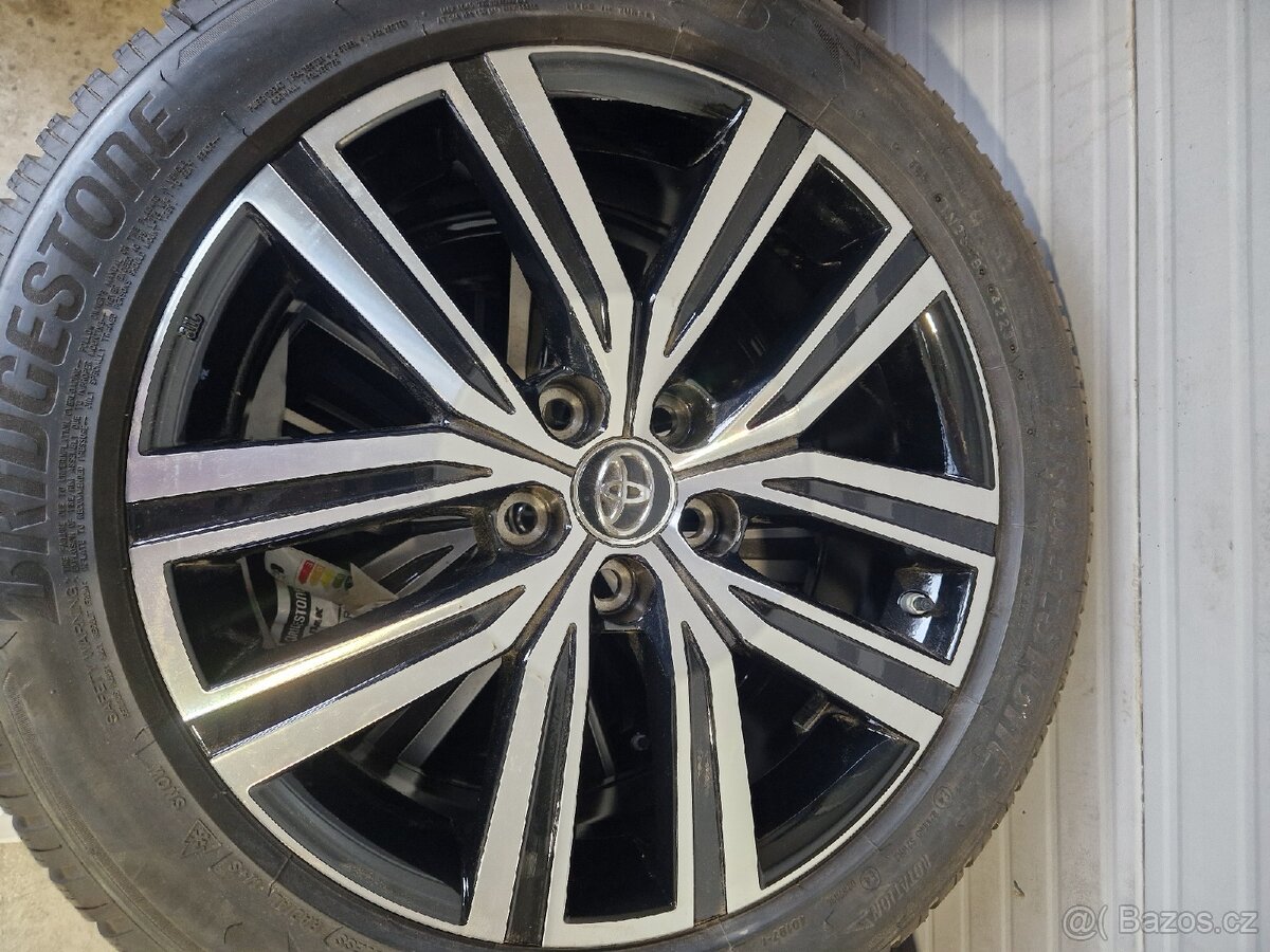 Zimní komplety Toyota 18"