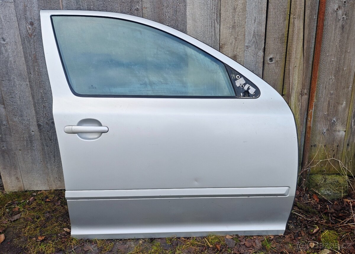 Dveře Škoda Octavia 2 stříbrná,černá