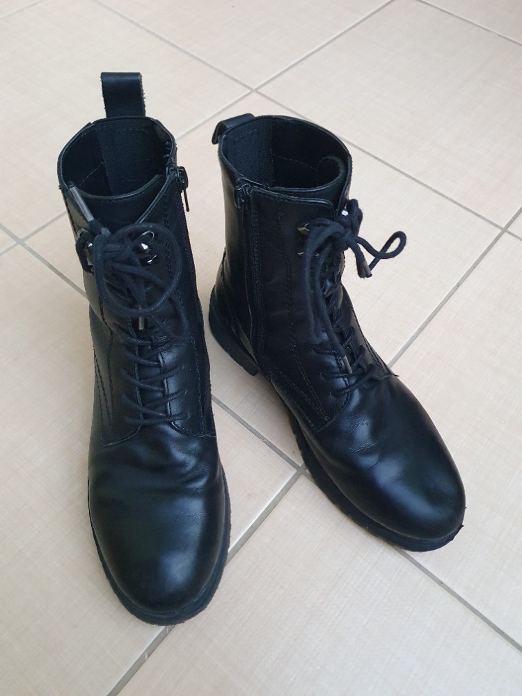 Boty Baťa vel. 38