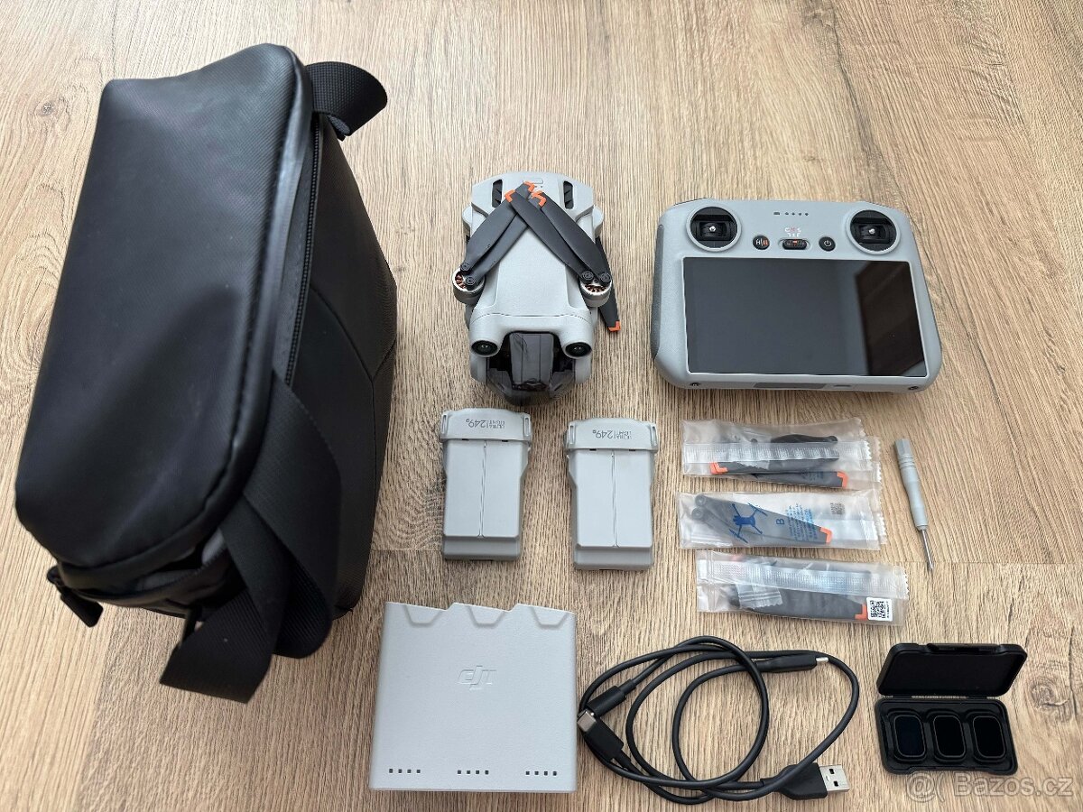 DJI Mini 3 Pro – Fly More Combo - málo používaný, jako nový
