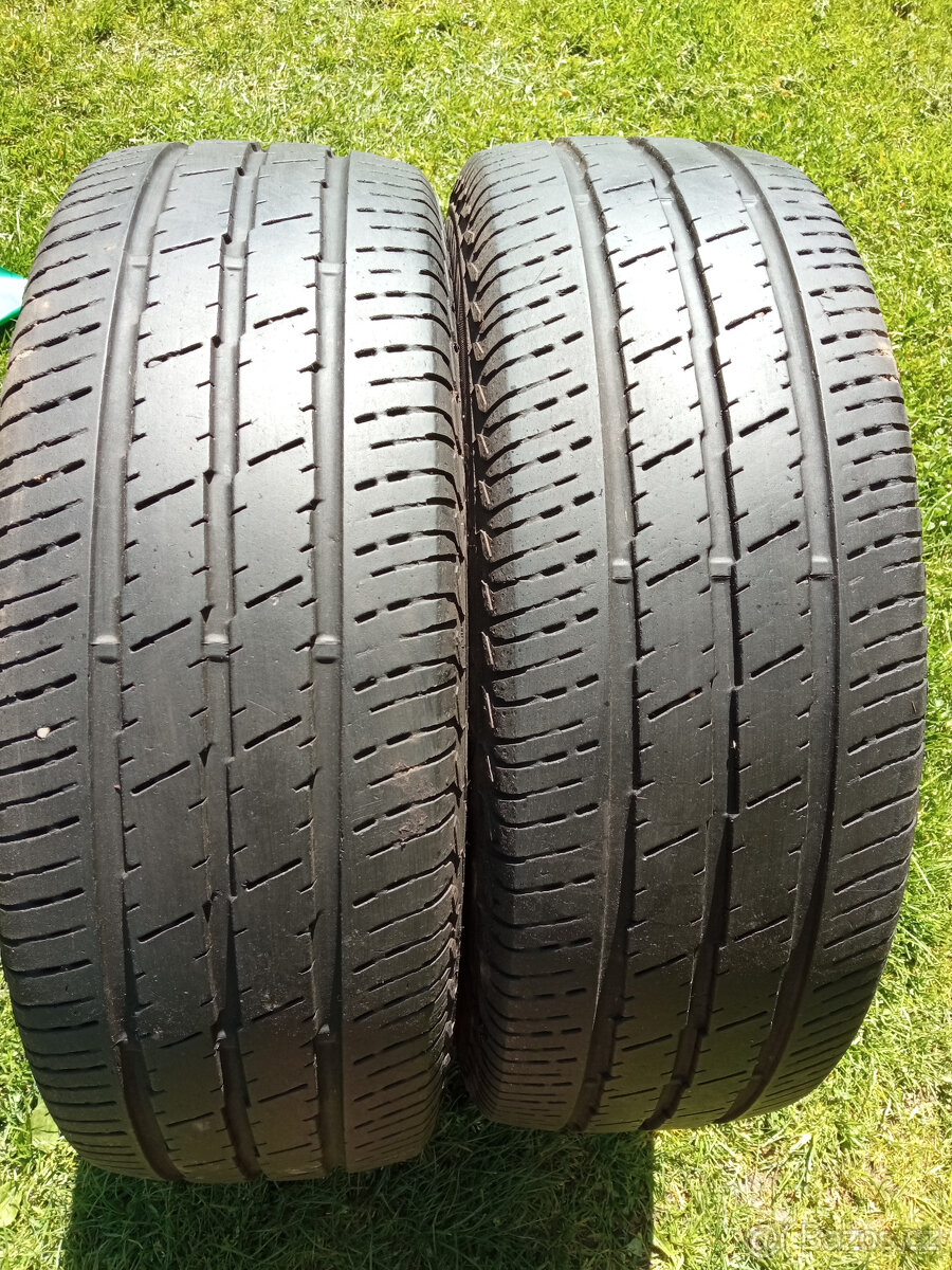 2 letní pneumatiky Continental 235/65/16C 6,6mm