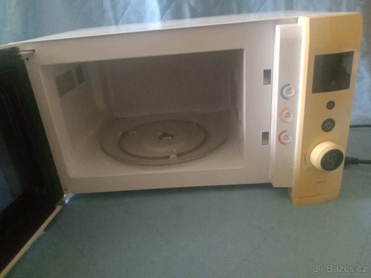Digitální mikrovlnná trouba Electrolux