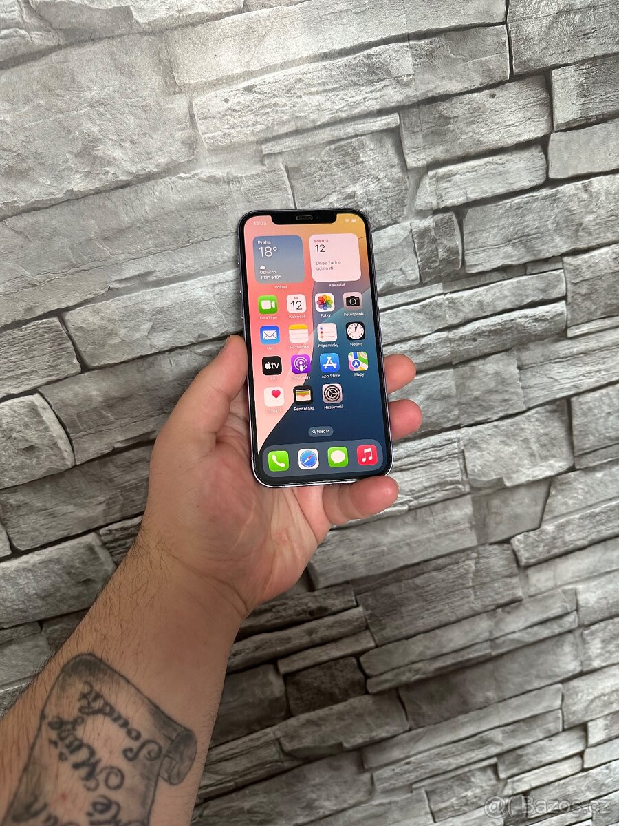 iPhone 12
