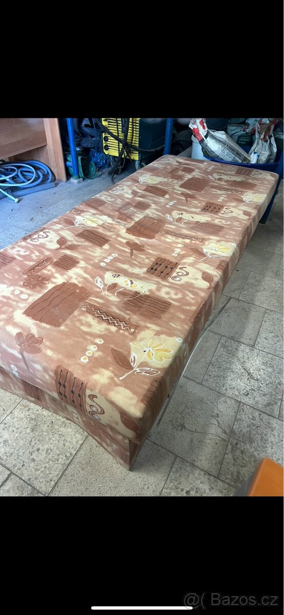 Postel s úložným prostorem 90×200 cm