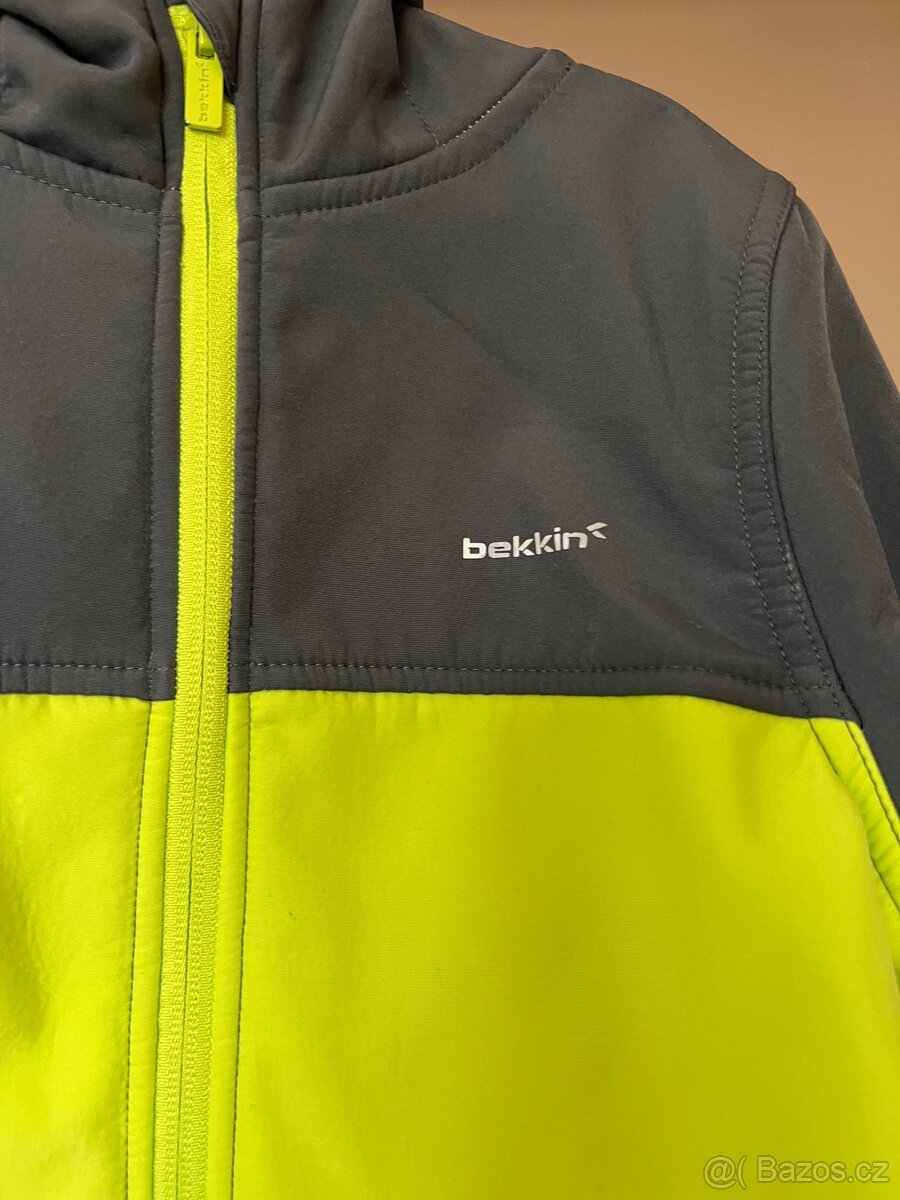2x krásně nepromokavé bundy