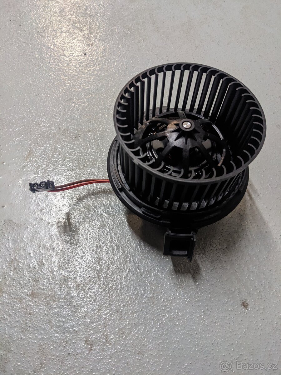 Ventilátor topení Mercedes Benz C / E (W204, C207, W212)