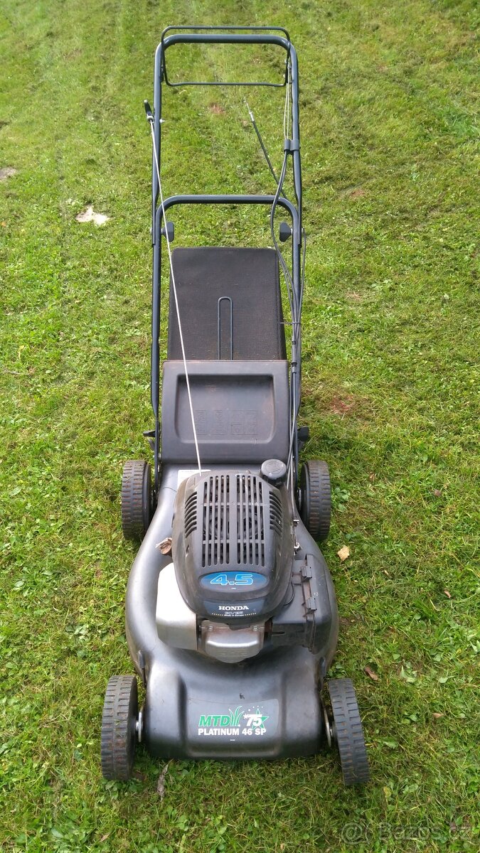 Benzínová sekačka na trávu MTD PLATINUM 46 SP, motor HONDA