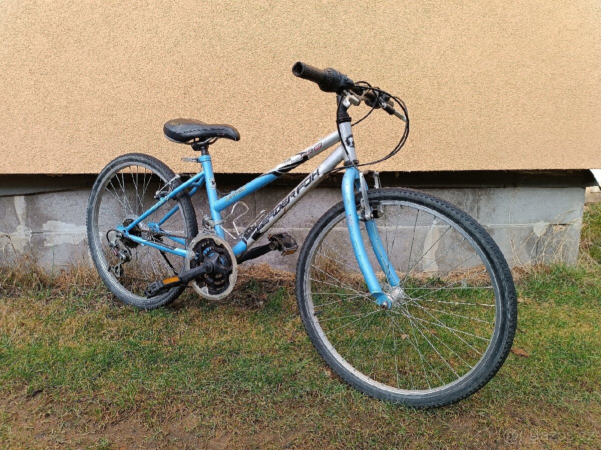 Dívčí kolo Leader Fox 24