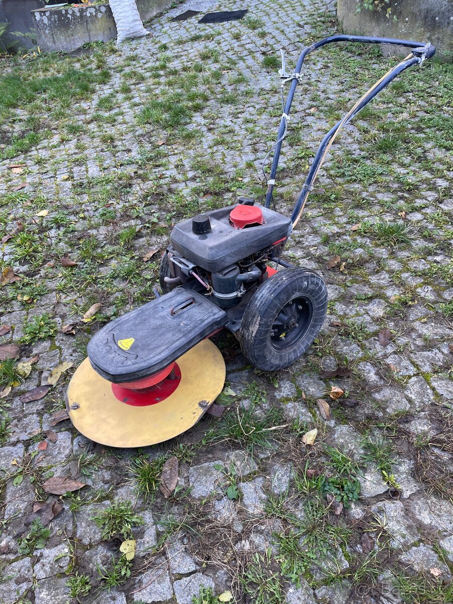 Bubnová sekačka Dakr 68, motor Vari 2takt