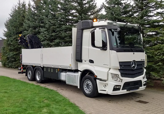 Mercedes-Benz ACTROS 2643 6x2 - valník s hydraulickou rukou