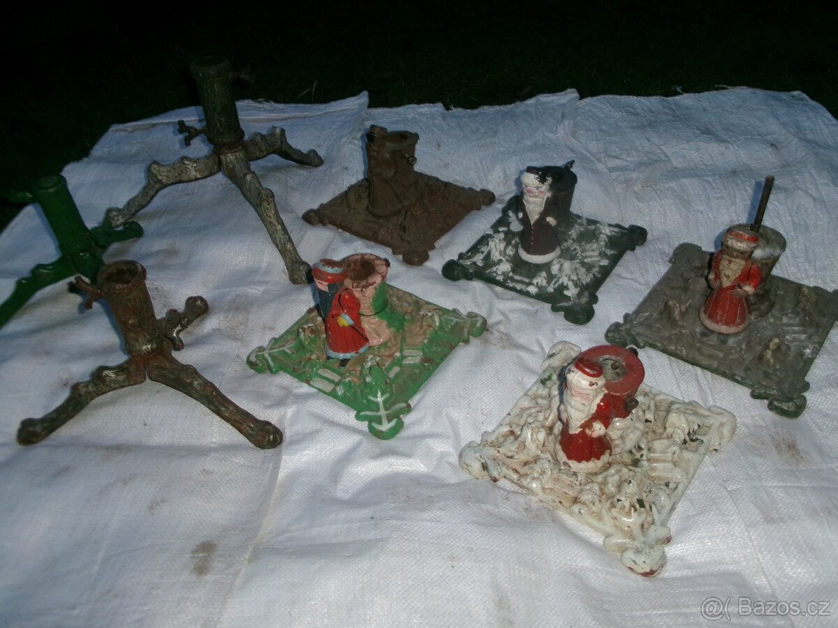 prodám vánoční stojany, různé staré kuchyňské vybavení.