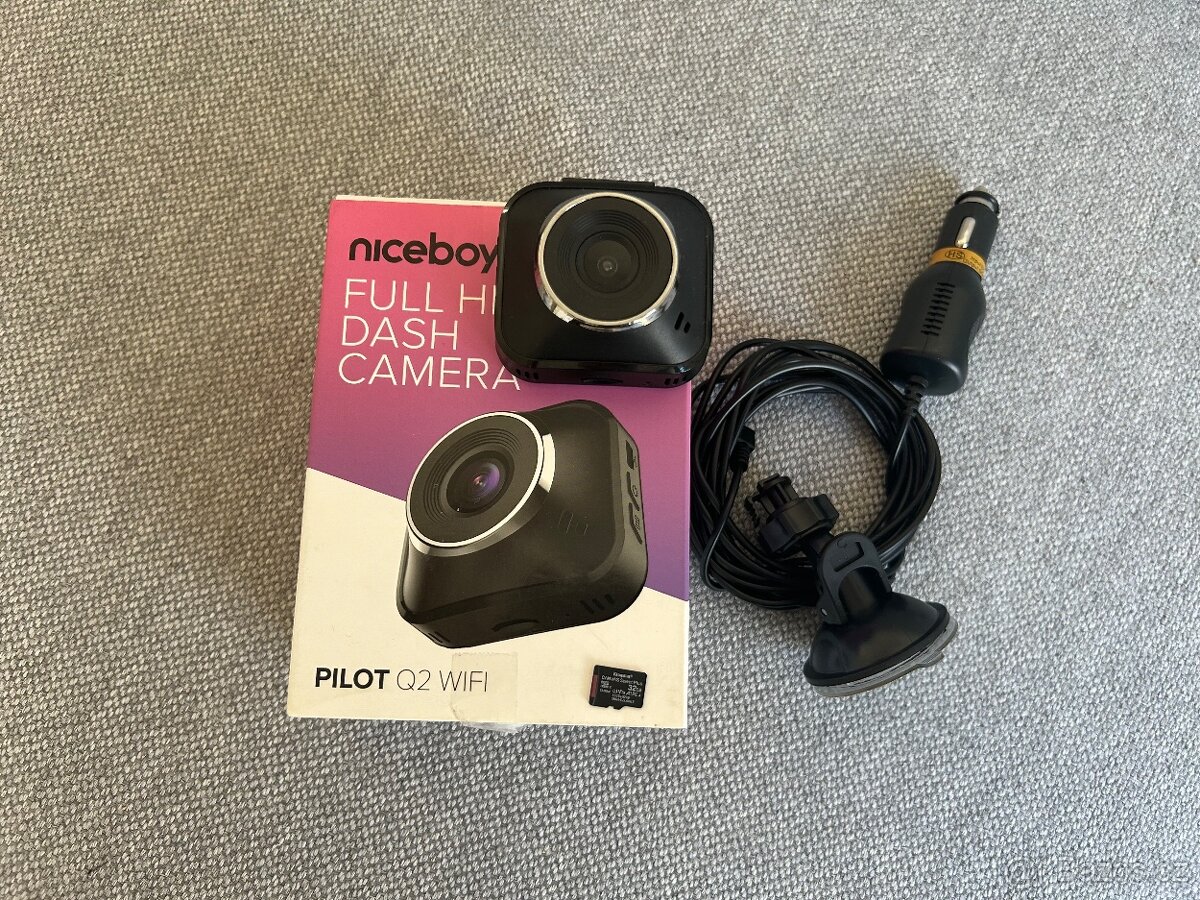 Kamera do auta NICEBOY PILOT Q2 Wifi 32GB karta