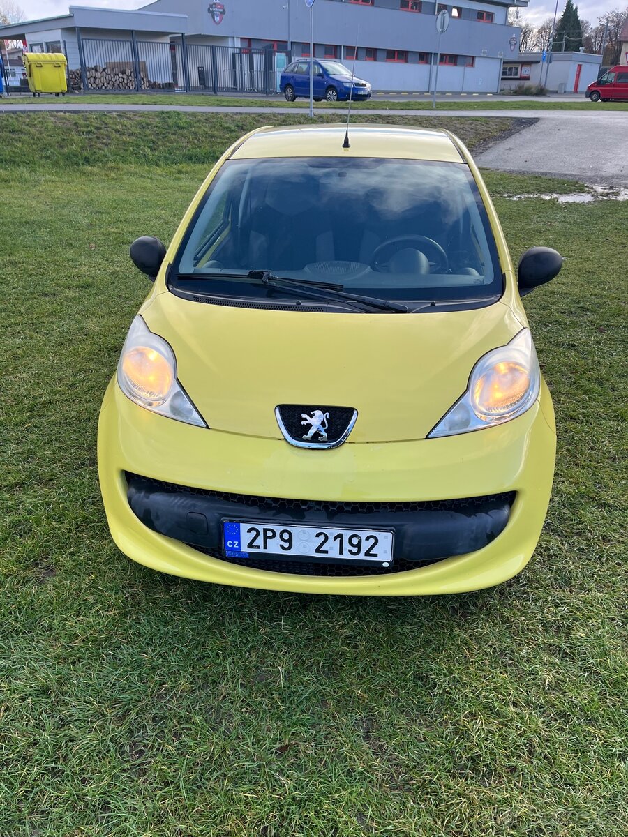 Peugeot 107 1.0i 50kw 2006 100 tis najeto stk 4/27