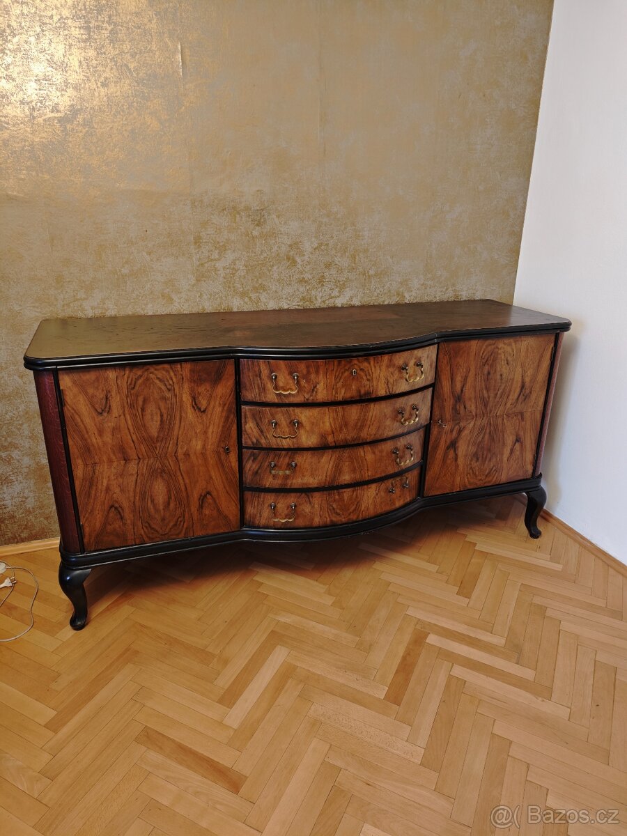 Prodám tyto dva bytelne kousky starožitného nabytku