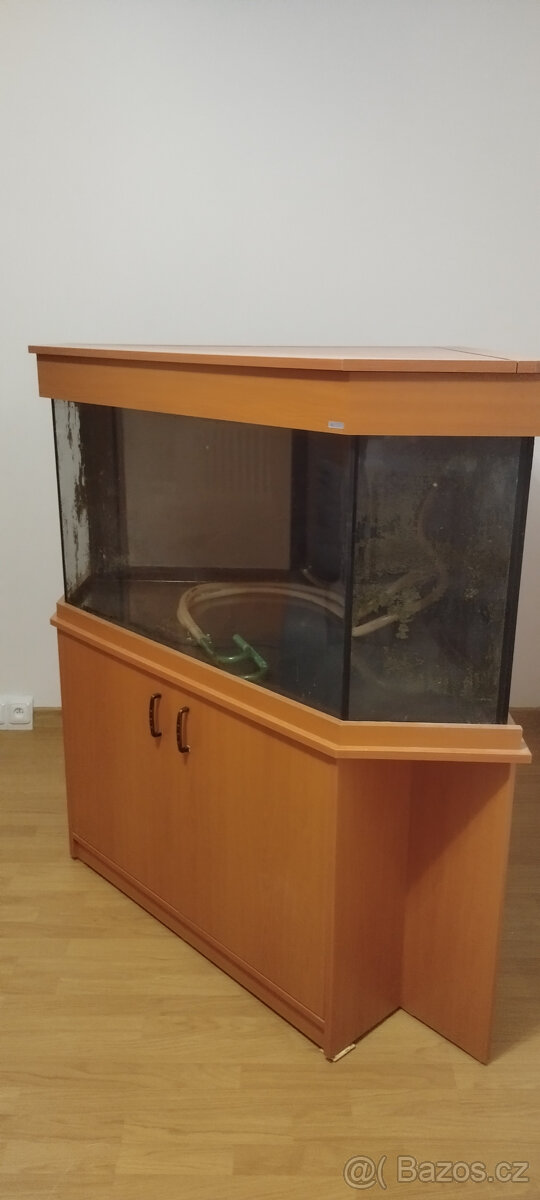 Akvárium 450l se skříňkou