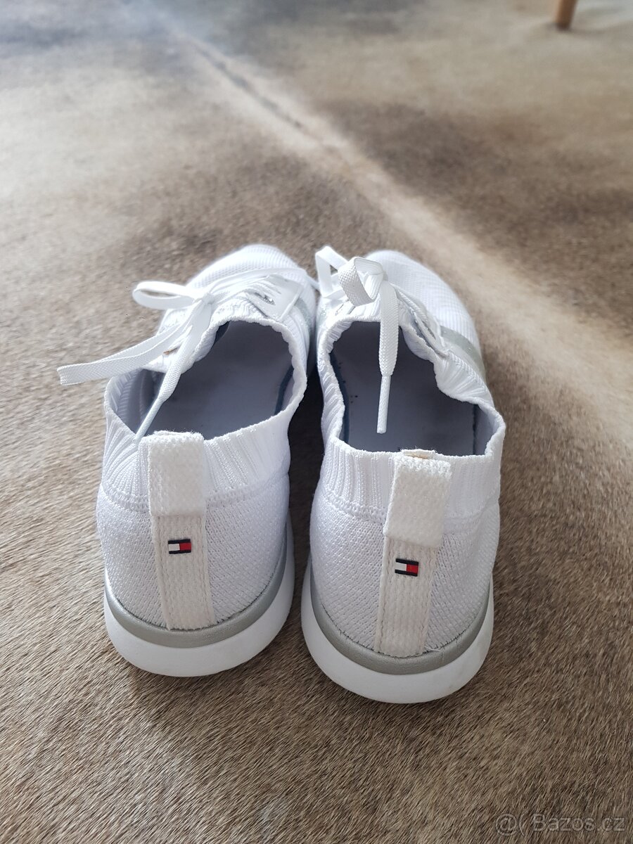 Letní tenisky Tommy Hilfiger vel.37