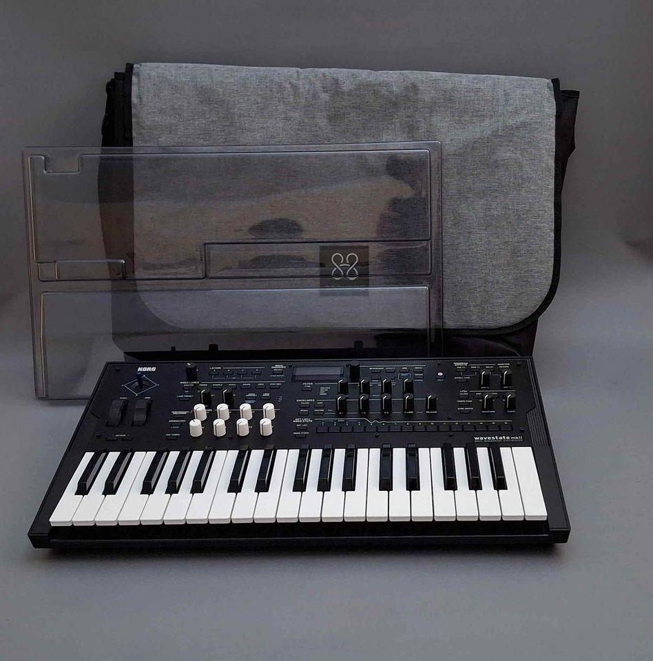 Syntezátor Korg Wavestate MKII + plexisklo, brašna