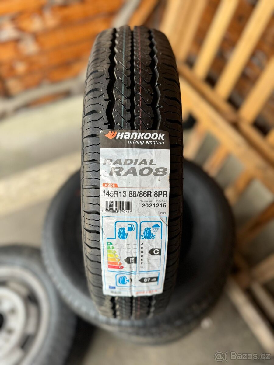 145 R 13C  Hankook RA08  88/86R -  celoroční pneu