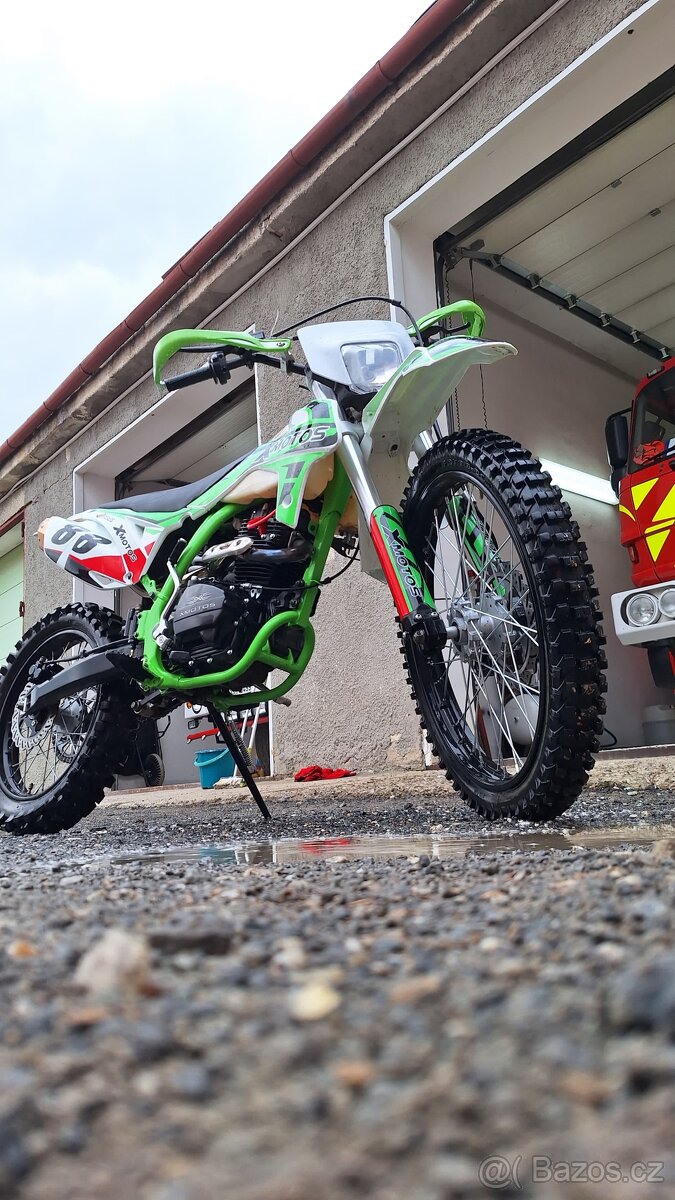 Motocykl XMOTOS - XB88 250cc 4t 21/18