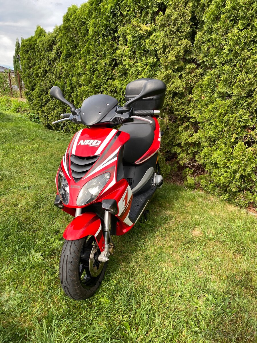 Skútr Piaggio NRG 50
