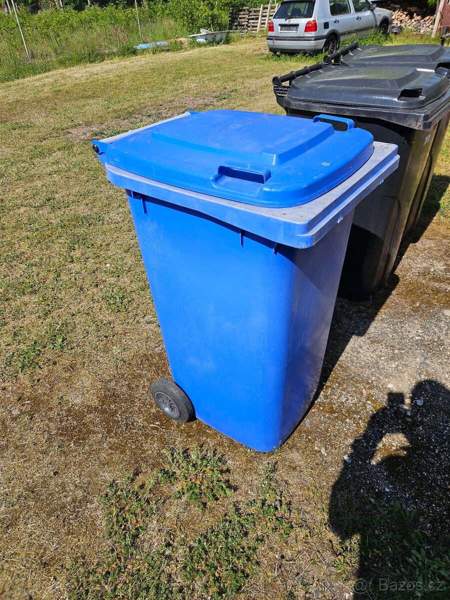 Popelnice plastová 240l