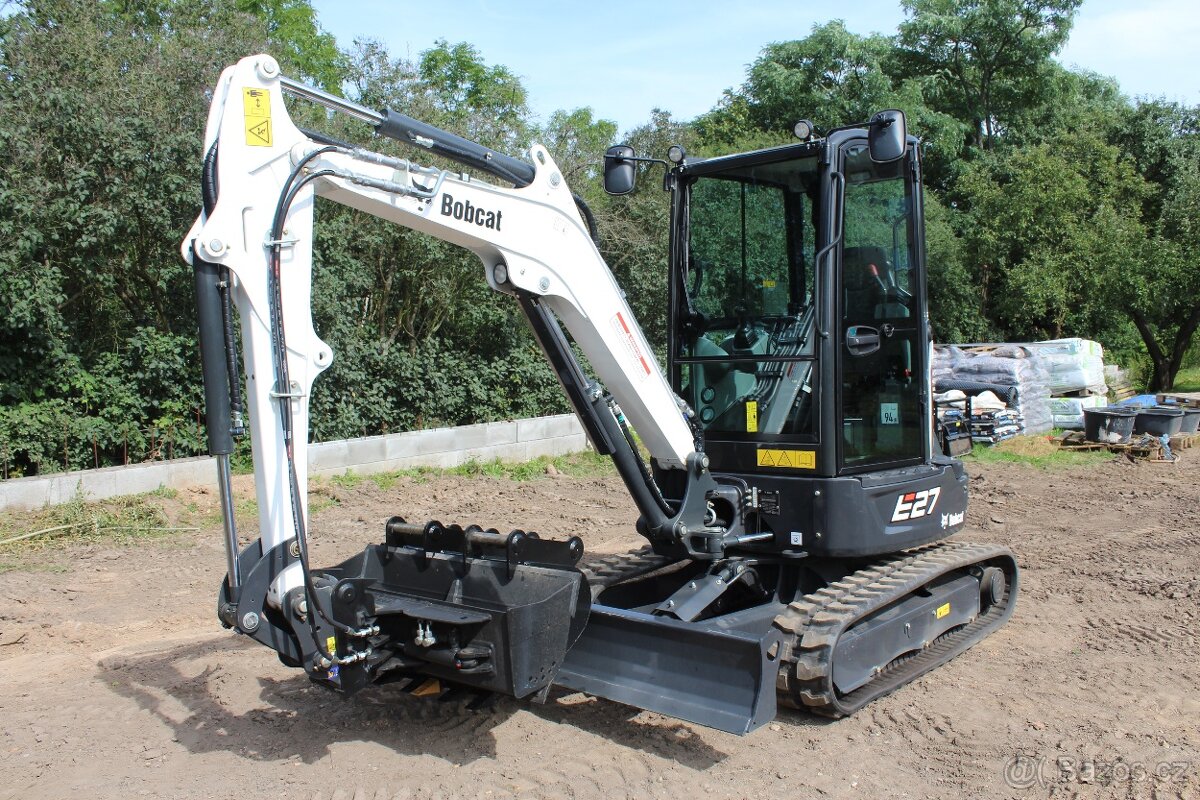 Výkopové práce bagrem Bobcat E27 - Kladno