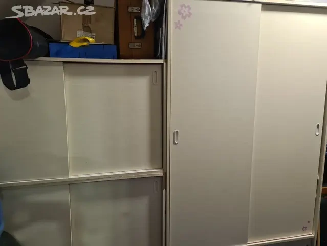 Stará ložnice skříň, noční stolky