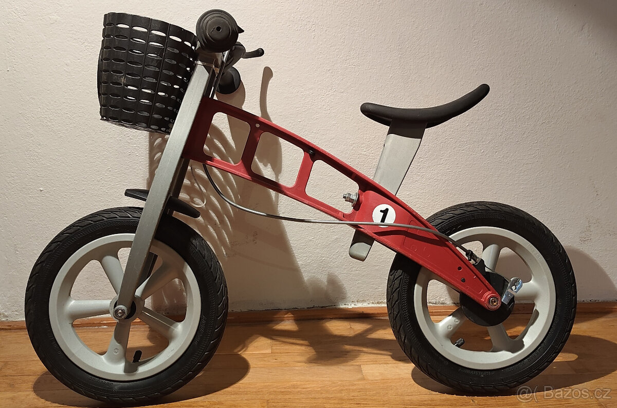 Dětské odrážedlo First bike