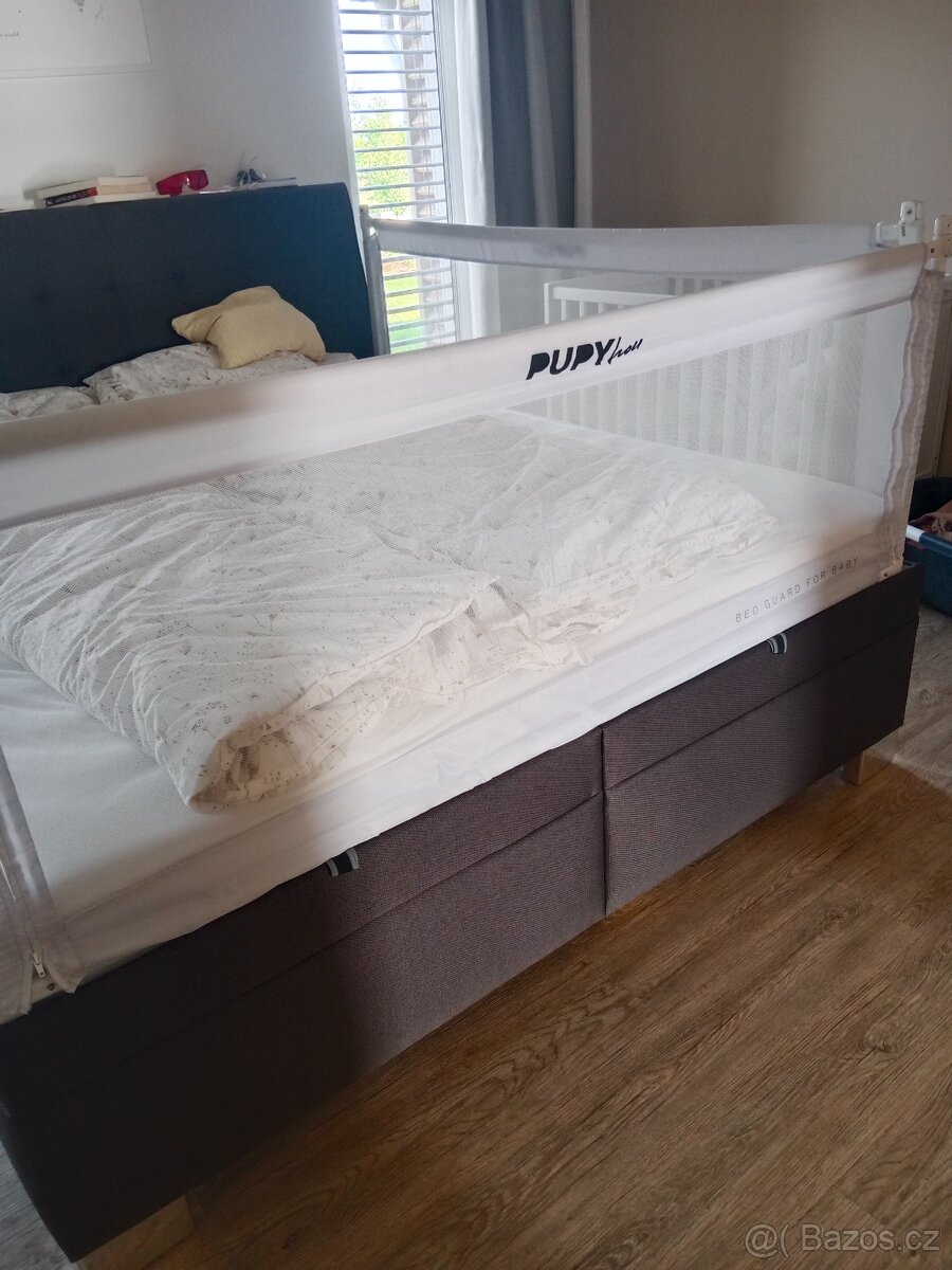 Dětská zábrana na postel