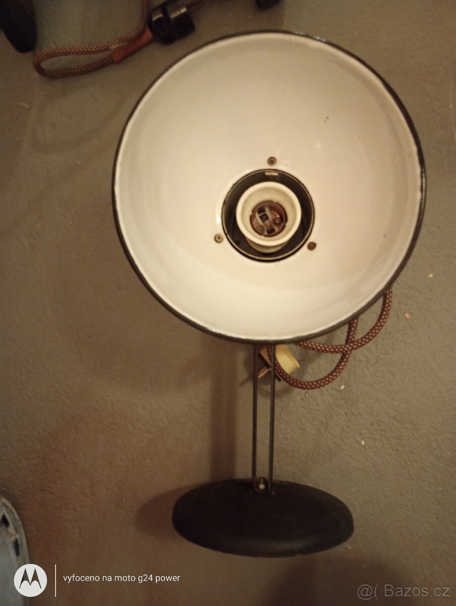 Retro stolní lampa