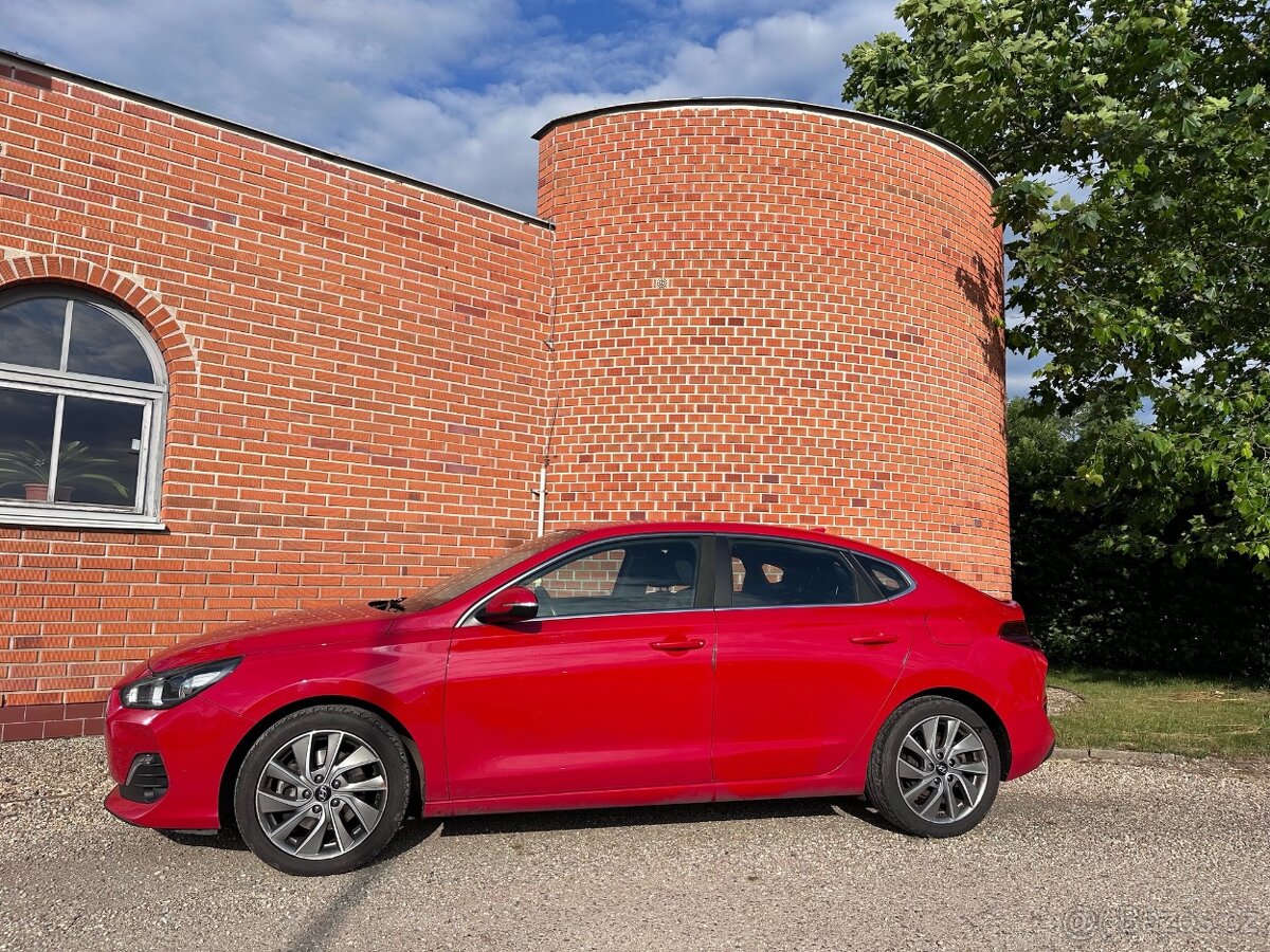Hyundai i30 Fastback 1.0 T-GDI STYLE – r. 2018
