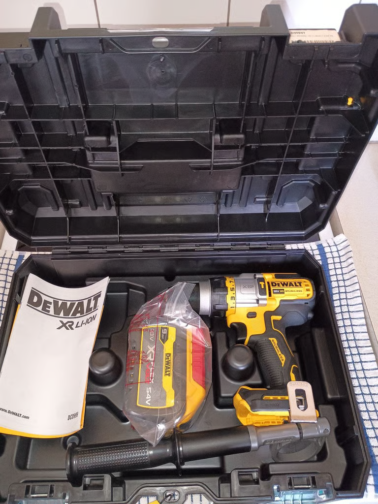 Vrtačka DeWalt DCD999N s baterií