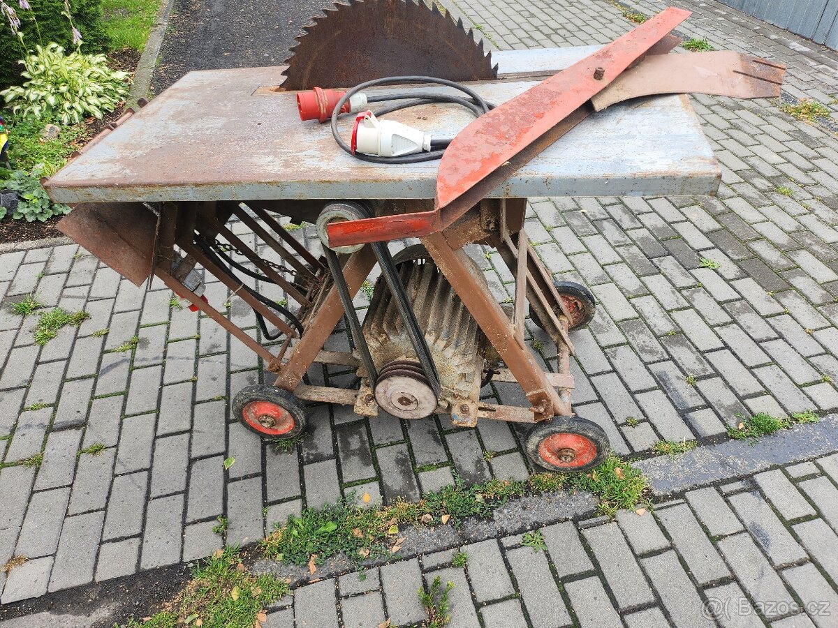 Cirkularka s kolébkou okružní pila
