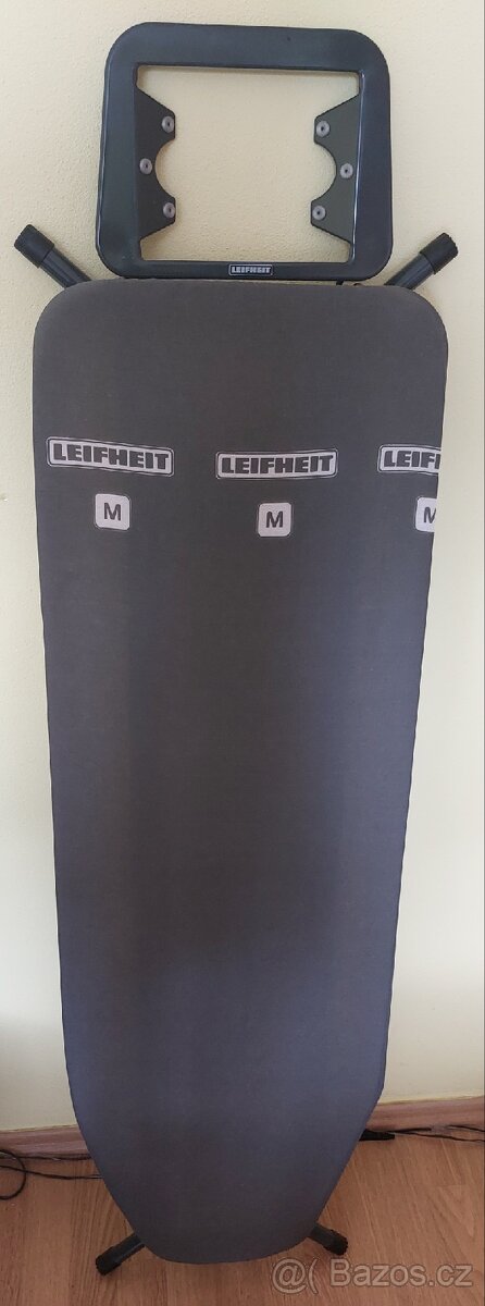 Žehlící prkno Leifheit Classic M Black