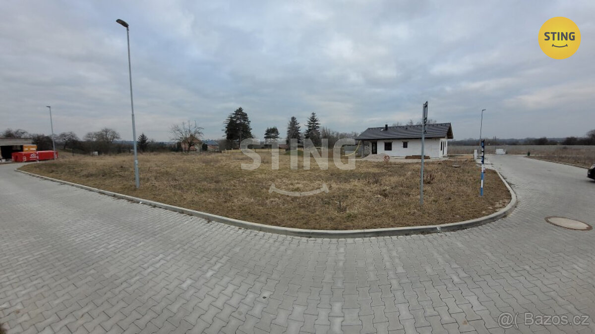 Prodej stavebního pozemku 826 m2, 129071