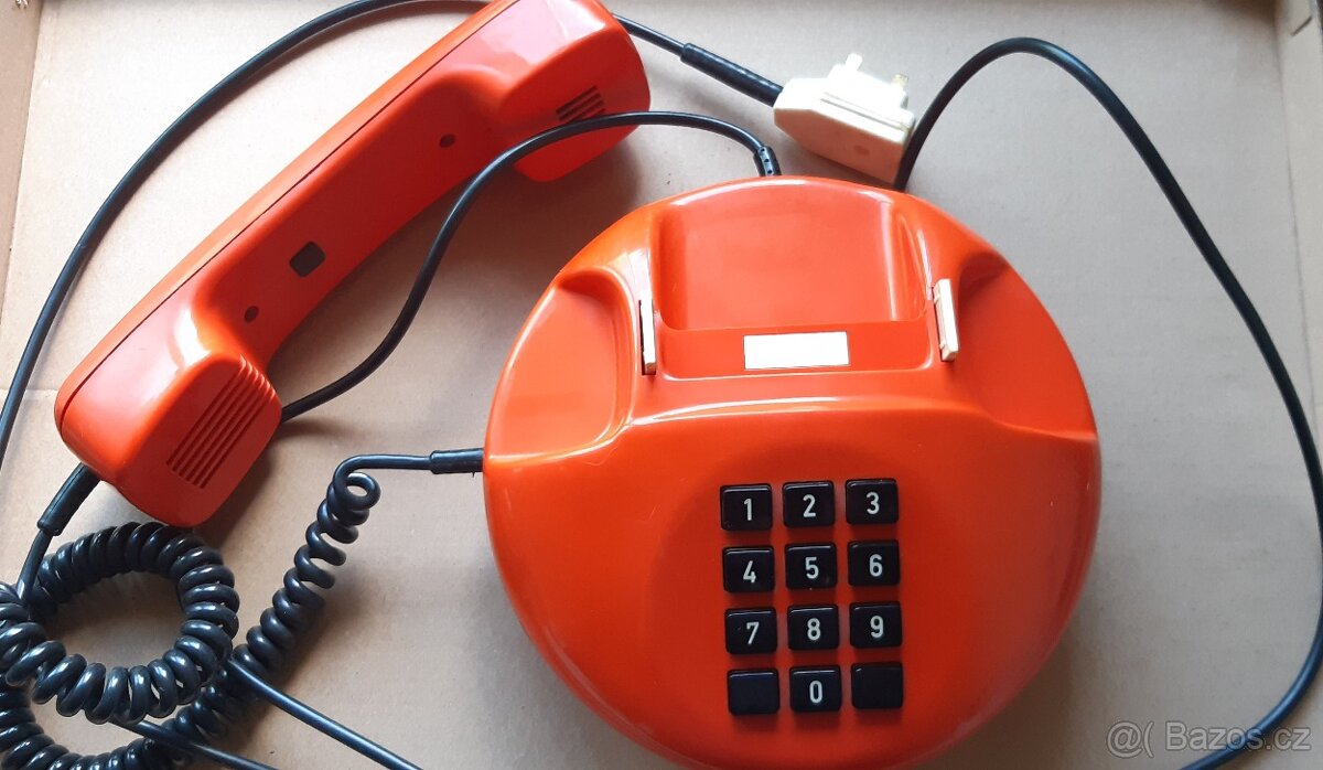 Retro telefon Tesla Stopkov