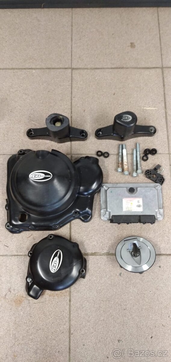 Aprilia Tuono 1000 V4, RSV4 APRC
