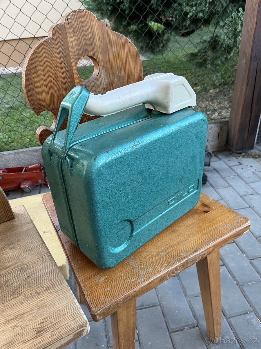 Starý kanystr 10 L