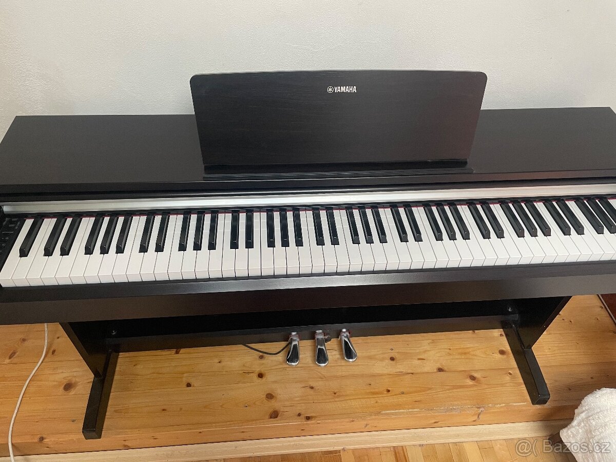 Yamaha YDP 142 Arius