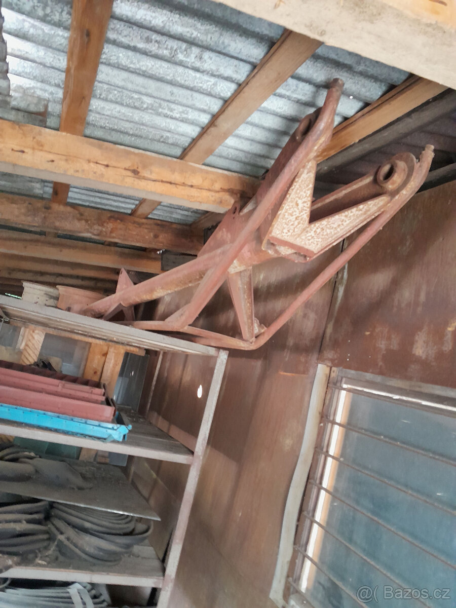 rameno na nakladač 500