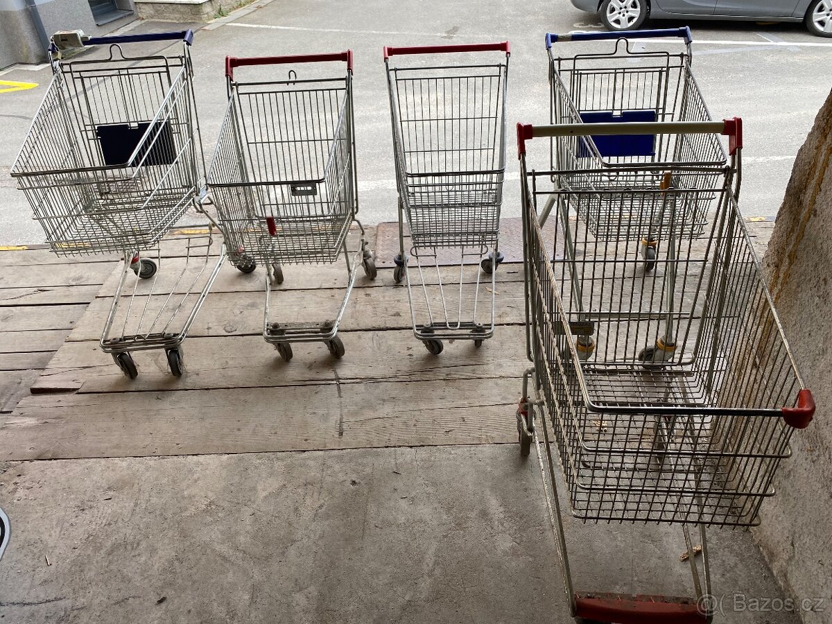 Vybavení obchodu - nákupní vozíky Wanzl -500 kč/ ks