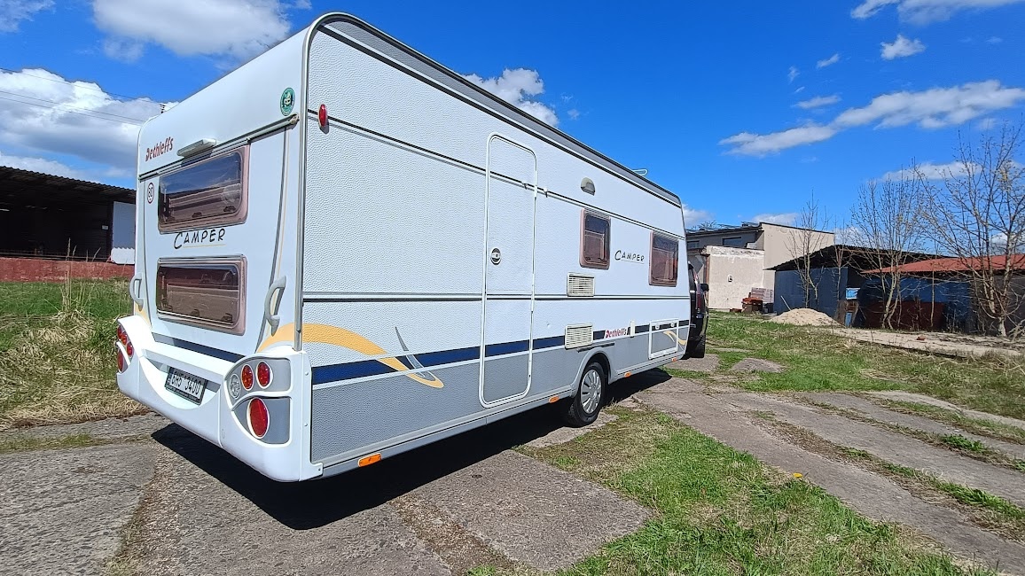Dethleffs Camper 500, palandy, koupelna, velké lůžko