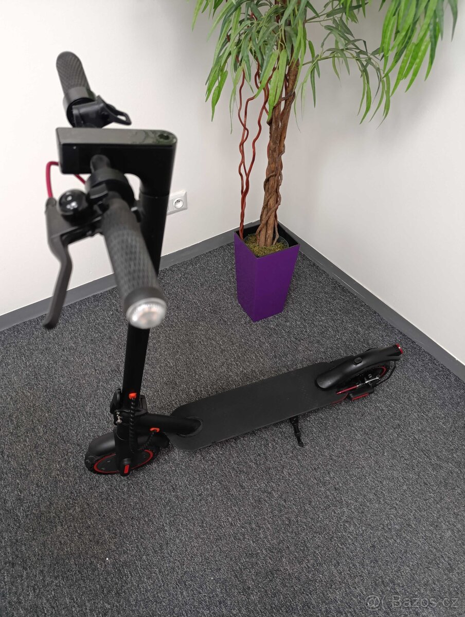 Elektrická koloběžka K004 (nová, nepoužívaná)