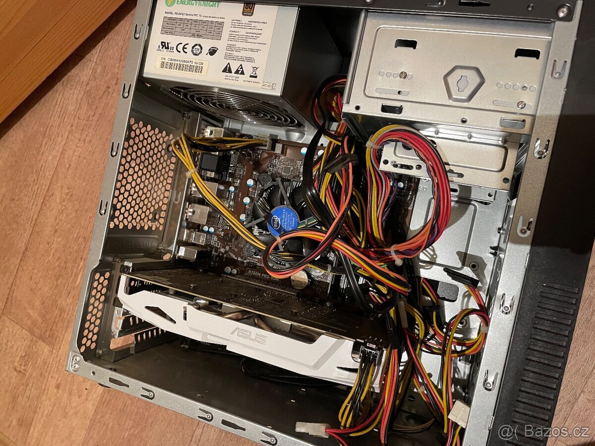 Prodám stolní PC ke hrám i k práci.