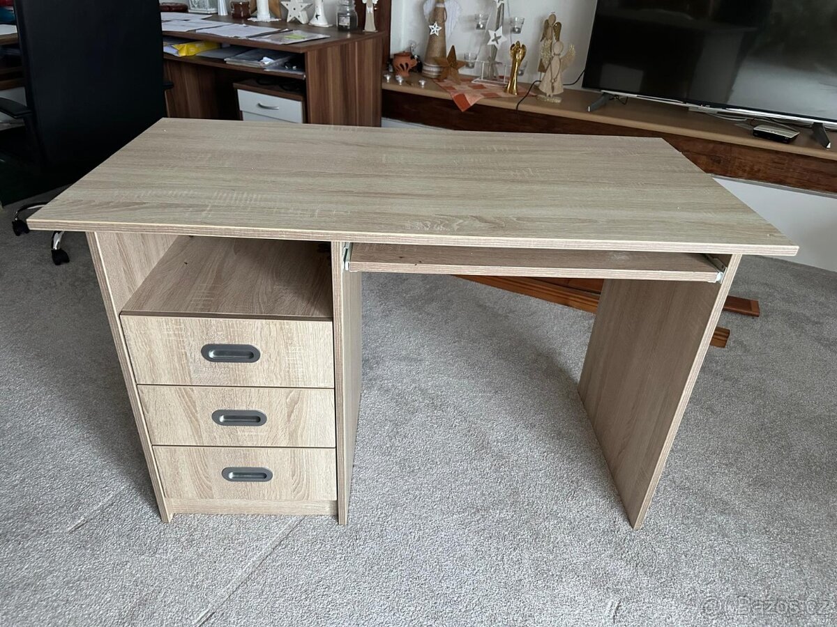 Prodám psací stůl