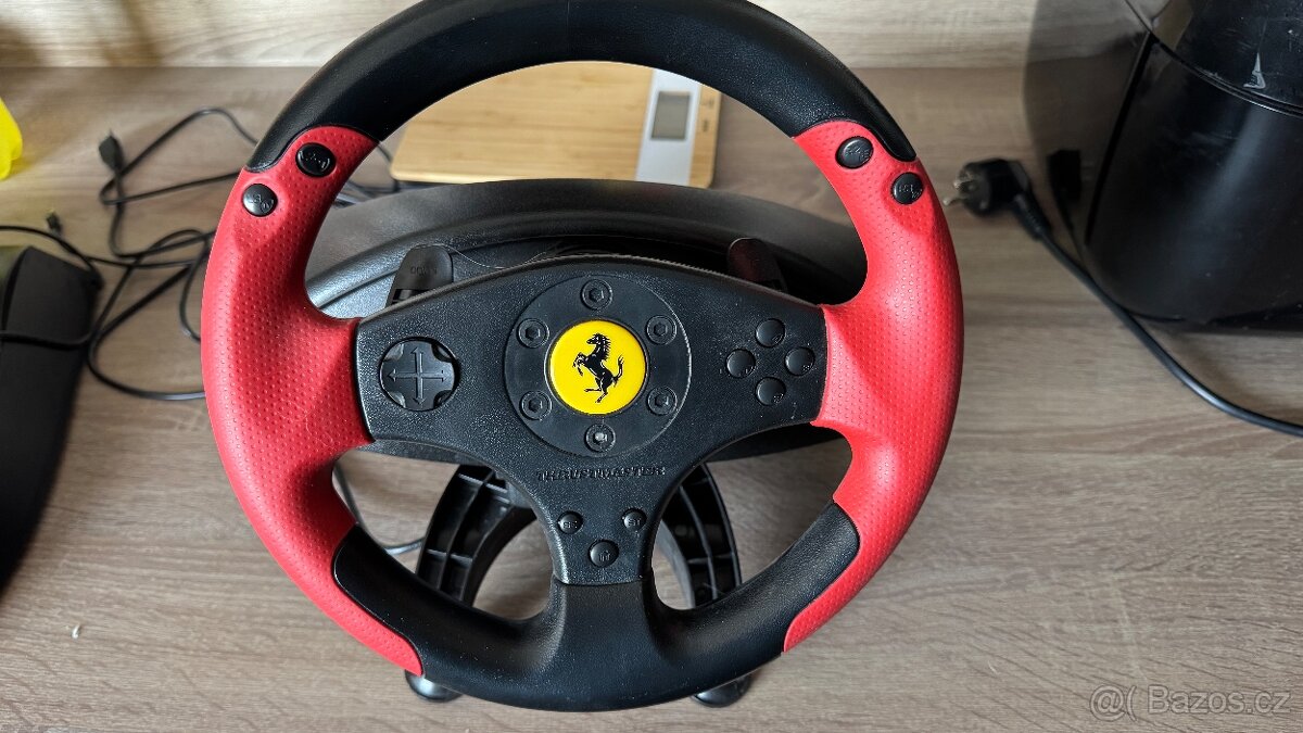 Volant a pedály - THRUSTMASTER: Ferrari Racing Wheel