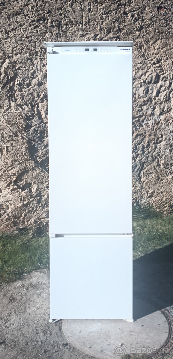 VESTAVNÁ CHLADNIČKA S MRAZNIČKOU LIEBHERR - 178cm - A+